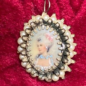 Vintage Style Pearl Cameo Earrings